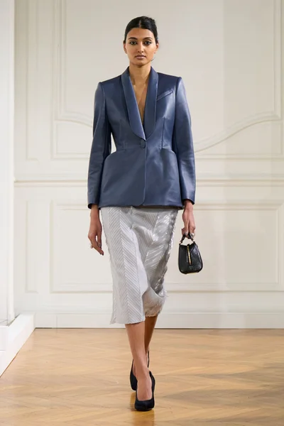 Look 18